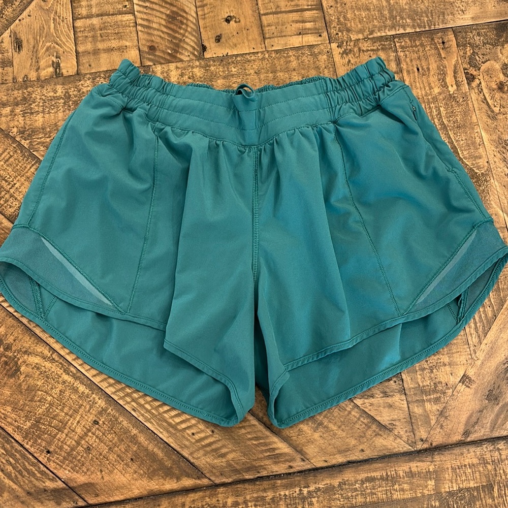 Lululemon Hotty hot shorts. Size 10. 4 inch length